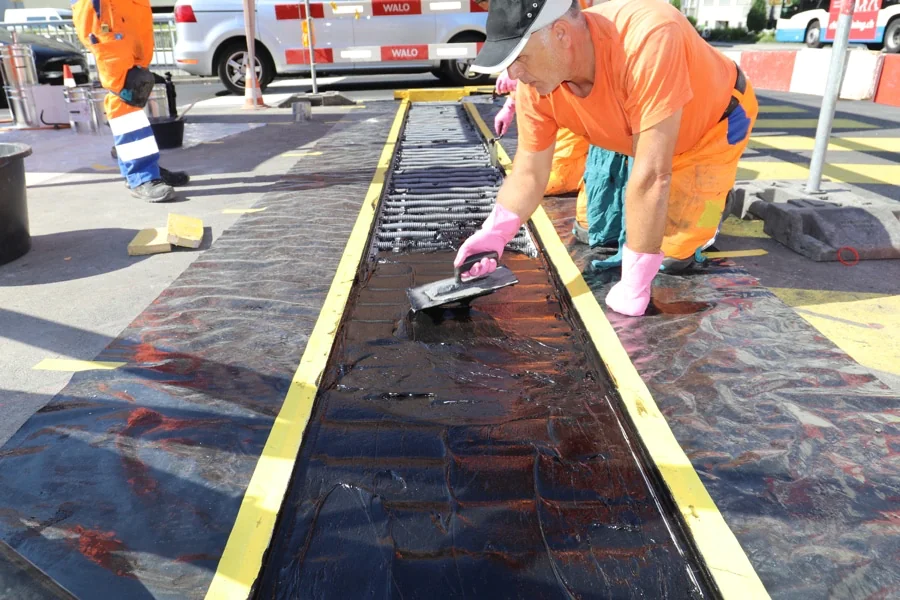 Belagsdehnfugen aus Kunststoff